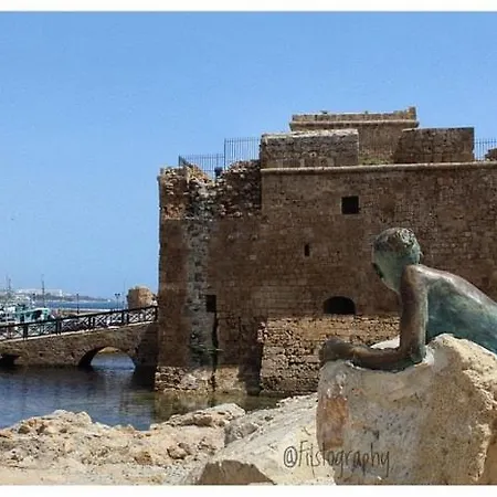A Cozy Near The Ligthouse Beach! Nearby! * Paphos