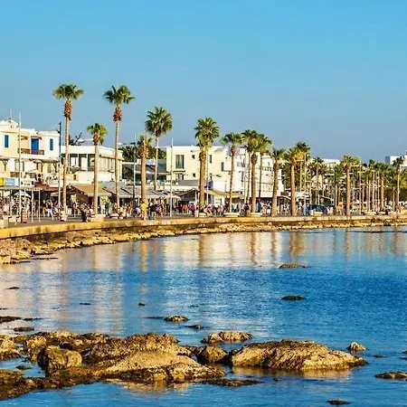 A Cozy Near The Ligthouse Beach! Nearby! Paphos