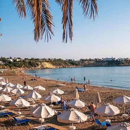A Cozy Near The Ligthouse Beach! Nearby! Appartement Paphos